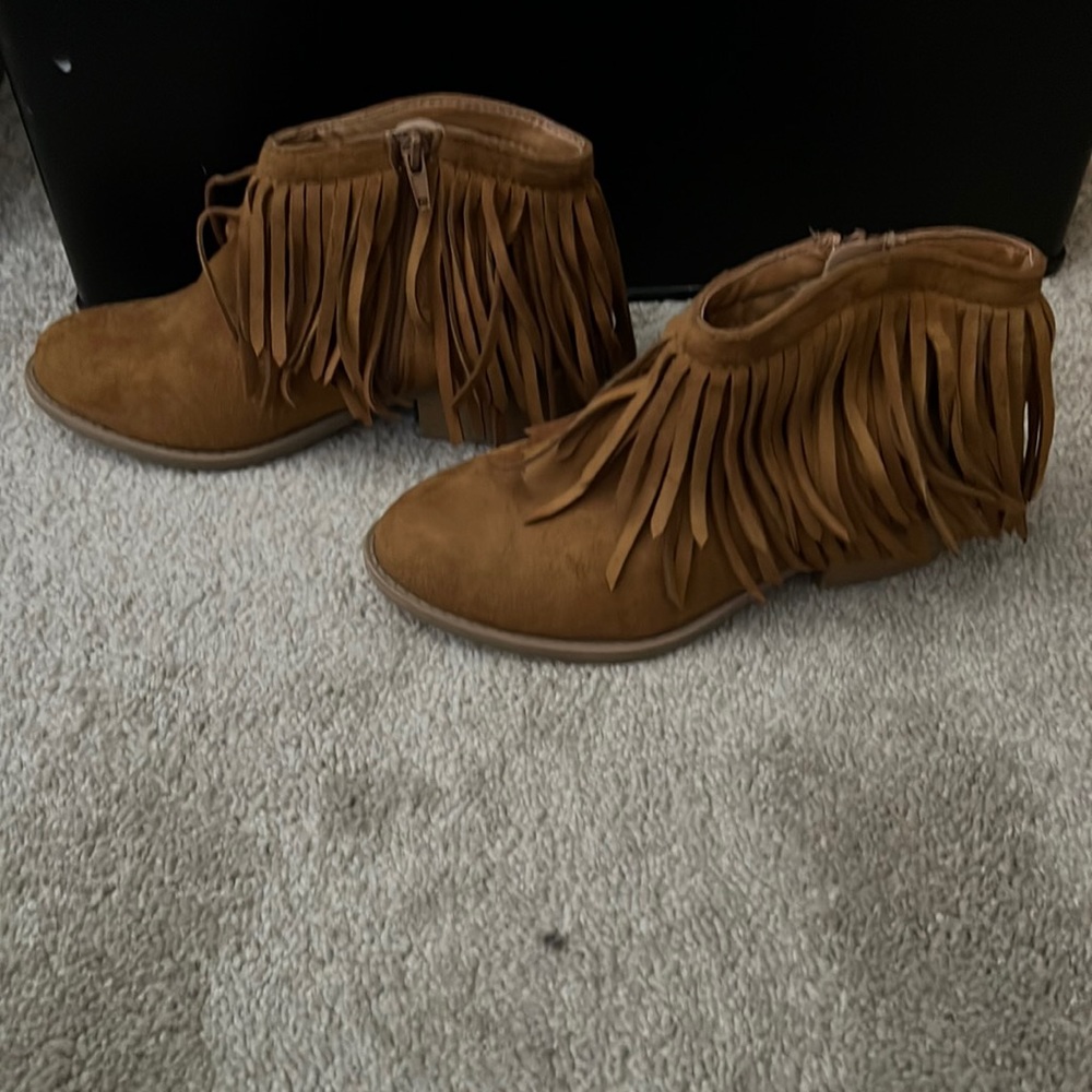 Brown suede fringe booties size 7.5